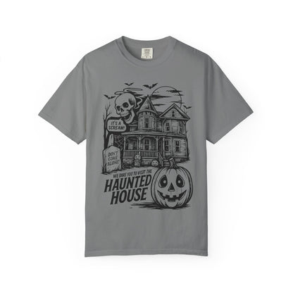 Spooky Haunted House T-shirt, Halloween Tee, Comfortable Graphic Shirt, Fall Festive Top, Unisex Horror Apparel, Ghostly Fun Wear