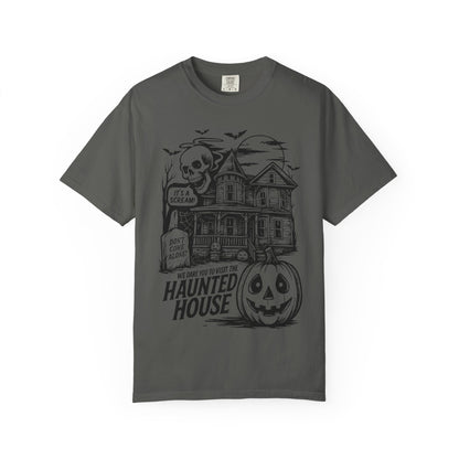 Spooky Haunted House T-shirt, Halloween Tee, Comfortable Graphic Shirt, Fall Festive Top, Unisex Horror Apparel, Ghostly Fun Wear